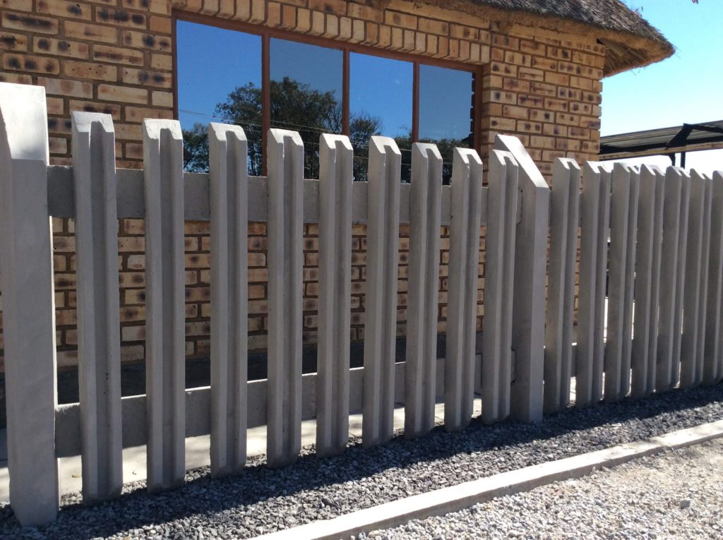 Buy concrete palisade fencing leads